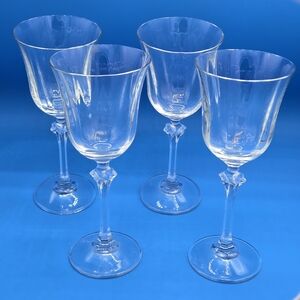 Oneida Fedora Pattern Stemware Set of 4 Clear Blown Glass 6 oz. Full Capacity